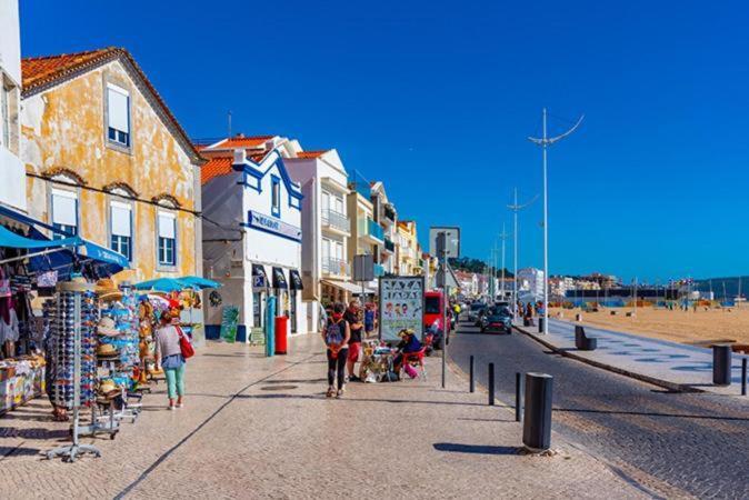 Sunset Terrace - Beachfront Apartment With Private Parking Nazaré Exterior foto