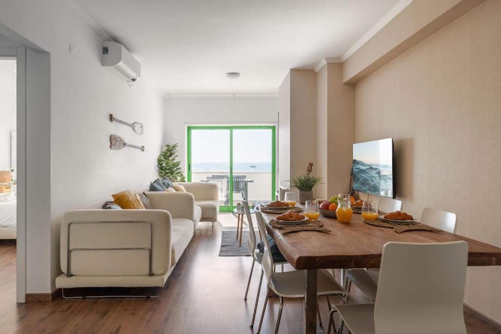 Sunset Terrace - Beachfront Apartment With Private Parking Nazaré Exterior foto